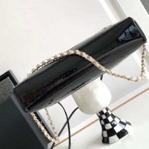 Túi Xách Hàng Hiệu Chanel 31 Bag Nữ Màu Trắng 22x23x5 (2)