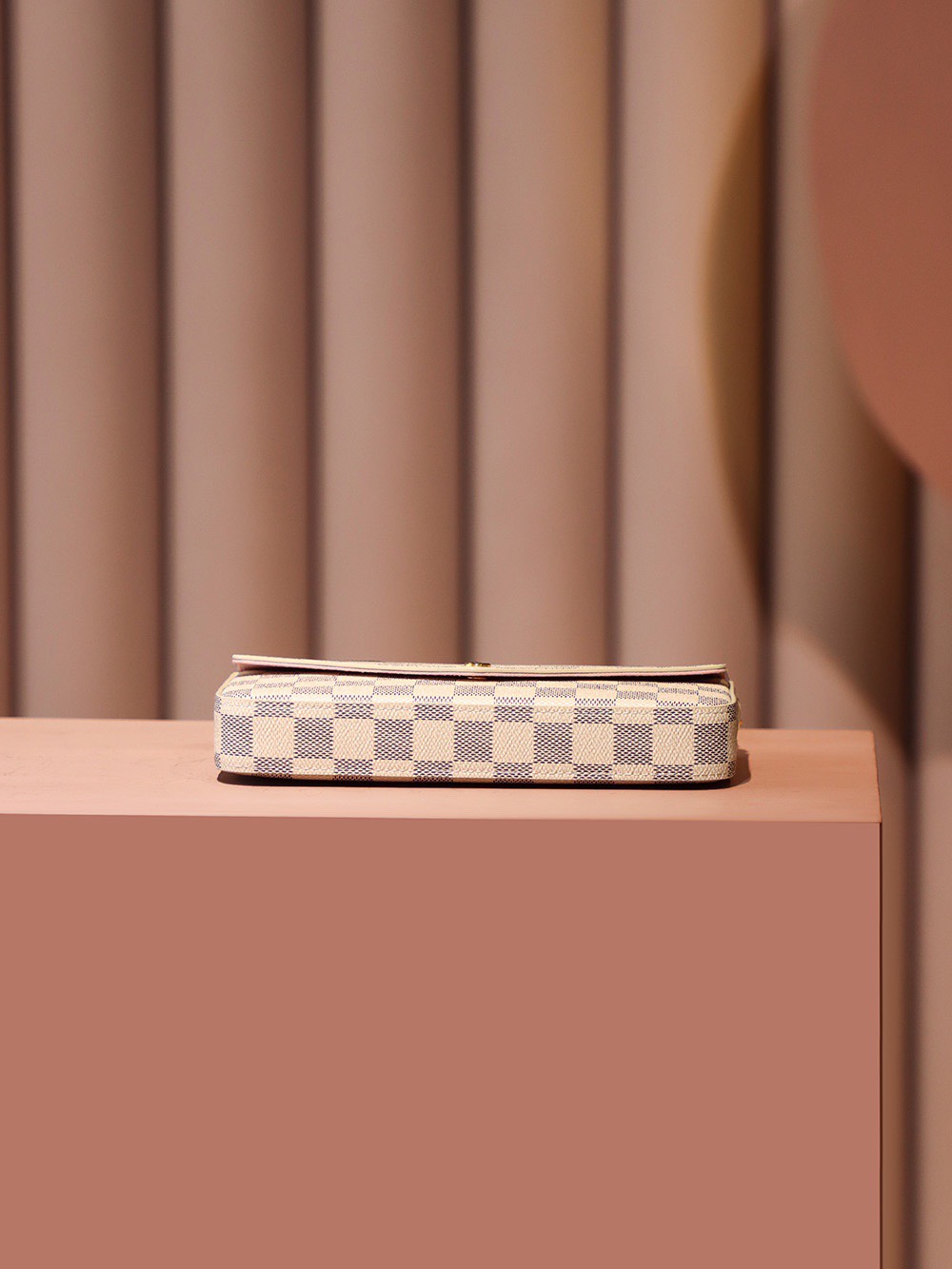 Túi Xách Hàng Hiệu Louis Vuitton LV Felicie Pochette Họa Tiết Ô Cờ 20cm (3) Túi Xách Hàng Hiệu Louis Vuitton LV Felicie Pochette Họa Tiết Ô Cờ 20cm (2)