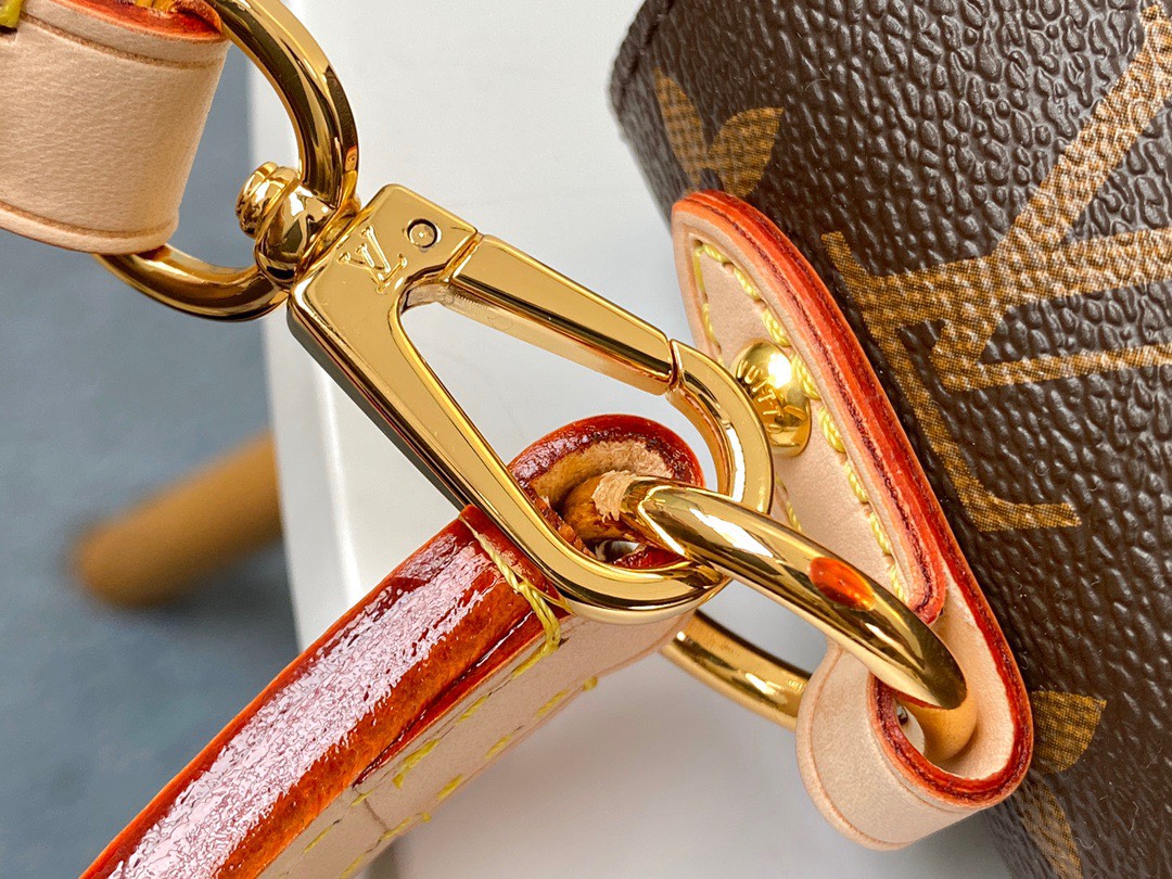 Túi Xách Louis Vuitton LV Clunny Monogram Replica 11 Cao Cấp 28x20cm (5) Túi Xách Louis Vuitton LV Clunny Monogram Replica 11 Cao Cấp 28x20cm (2)