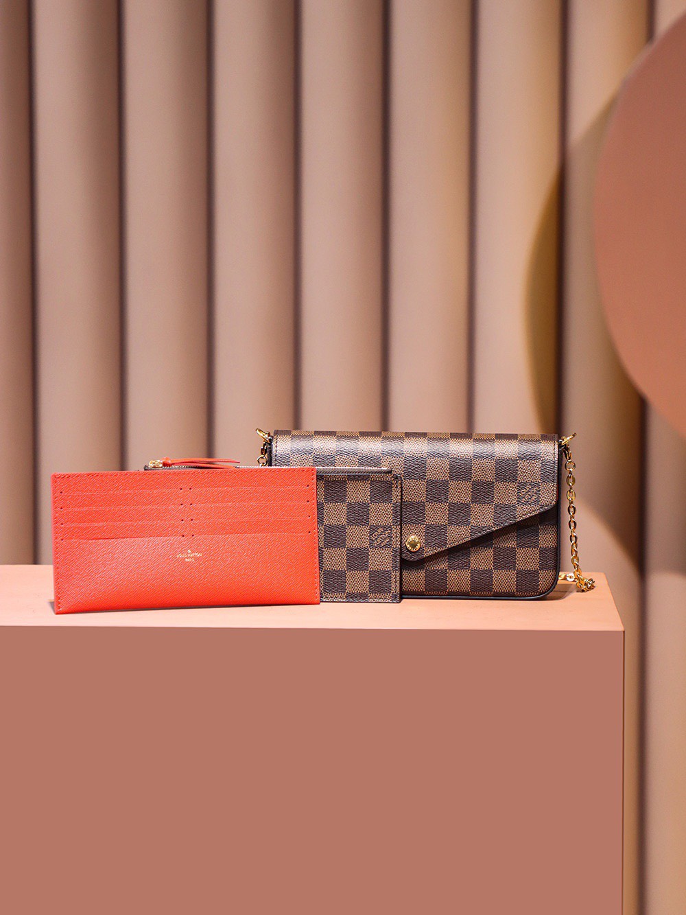 Túi Xách Louis Vuitton LV Felicie Pochette Họa Tiết Ô Cờ Repica 11 20cm (4) Túi Xách Louis Vuitton LV Felicie Pochette Họa Tiết Ô Cờ Repica 11 20cm (2)