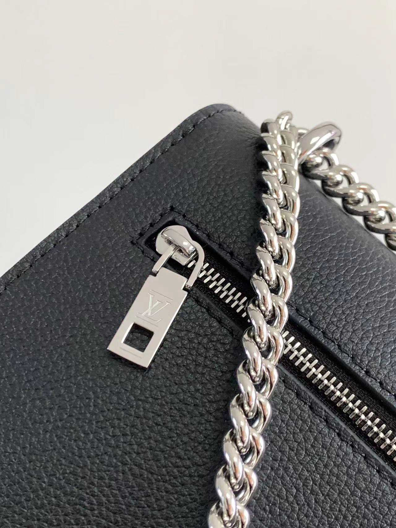 Túi Xách Louis Vuitton LV Mylockme Chain Bag Replica 11 Màu Đen 22.5x17x5 (14) Túi Xách Louis Vuitton LV Mylockme Chain Bag Replica 11 Màu Đen 22.5x17x5 (7)