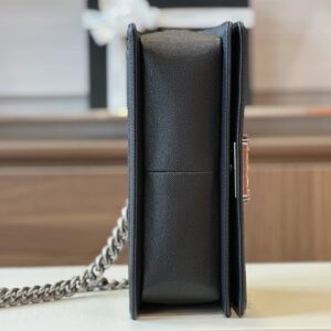 Túi Xách Nữ Chanel Boy Medium Màu Đen Like Auth Vân Chữ V 25cm (2)