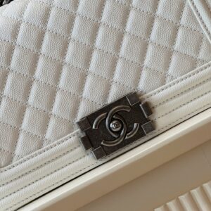 Túi Xách Nữ Chanel Boy Medium Màu Trắng Like Auth Cao Cấp 25cm (2)
