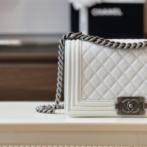 Túi Xách Nữ Chanel Boy Medium Màu Trắng Like Auth Cao Cấp 25cm (2)