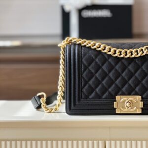 Túi Xách Nữ Chanel Boy Medium Rep 11 Cao Cấp Màu Đen Khóa Vàng 25cm (2)