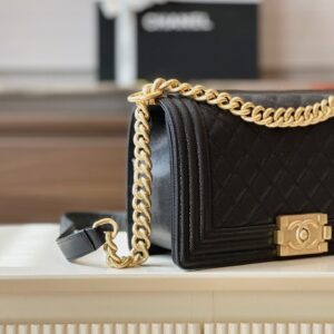 Túi Xách Nữ Chanel Boy Medium Rep 11 Cao Cấp Màu Đen Khóa Vàng 25cm (2)