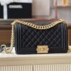 Túi Xách Nữ Chanel Boy Medium Rep 11 Cao Cấp Màu Đen Khóa Vàng 25cm (2)