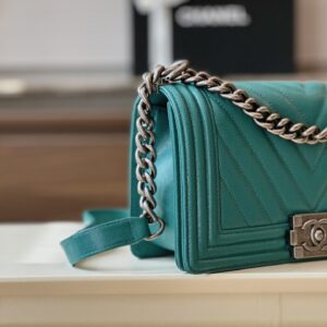 Túi Xách Nữ Chanel Boy Medium Vân Chữ V Rep 11 Cao Cấp Màu Xanh 25cm (2)