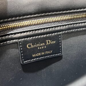 Túi Xách Nữ Dior Caro Like Auth Màu Đen Chất Da Bóng 25.5x15 (2)