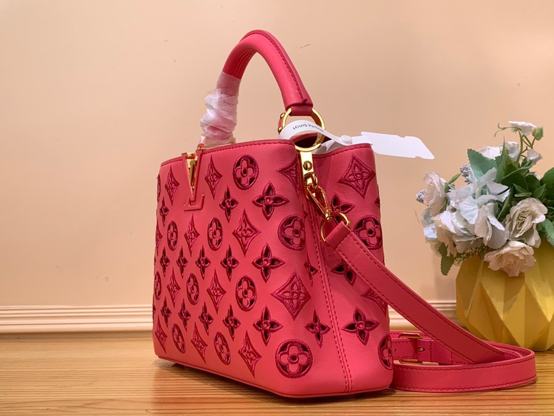 Túi Xách Nữ Louis Vuitton LV Capucines Replica 11 Màu Đỏ 27x18x9cm (9) Túi Xách Nữ Louis Vuitton LV Capucines Replica 11 Màu Đỏ 27x18x9cm (2)