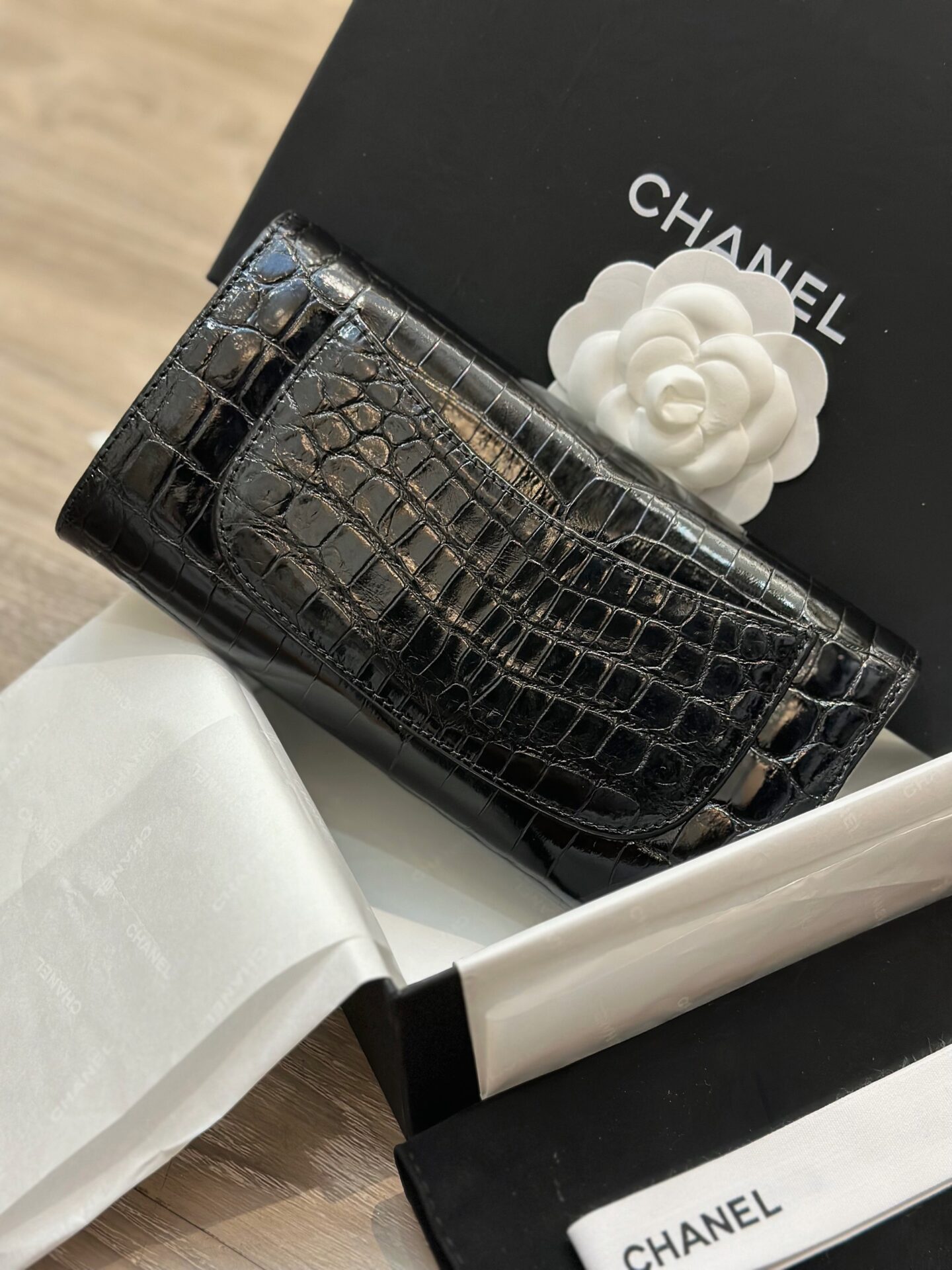Ví Chanel Crocodile Da Cá Sấu Replica 11 Cao Cấp Màu Đen 12cm (6) Ví Chanel Crocodile Da Cá Sấu Replica 11 Cao Cấp Màu Đen 12cm (2)