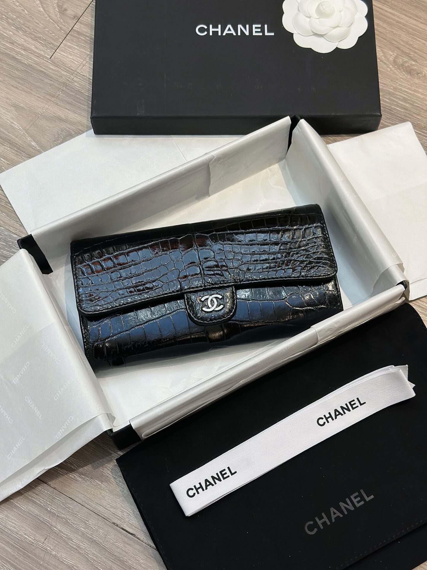 Ví Chanel Crocodile Da Cá Sấu Replica 11 Cao Cấp Màu Đen 12cm (7) Ví Chanel Crocodile Da Cá Sấu Replica 11 Cao Cấp Màu Đen 12cm (2)