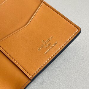 Ví Louis Vuitton LV Vertical Capucines Da Bò Siêu Cấp 10x19cm (2)