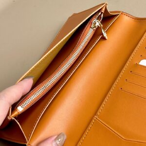 Ví Louis Vuitton LV Vertical Capucines Da Bò Siêu Cấp 10x19cm (2)