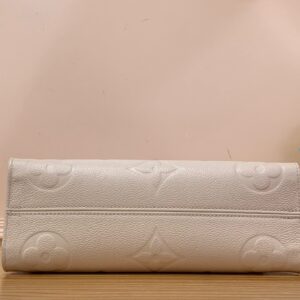 Túi Xách Louis Vuitton LV On The Go Mini Họa Tiết Dập Chìm Cao Cấp 25x13x10cm (2)