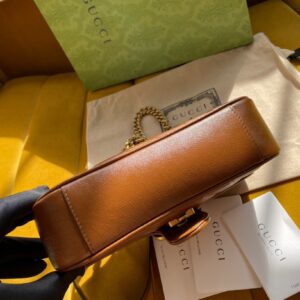 Túi Xách Nữ Gucci Marmont Siêu Cấp Màu Nâu Da Trơn 22cm (2)
