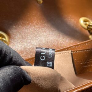 Túi Xách Nữ Gucci Marmont Siêu Cấp Màu Nâu Da Trơn 22cm (2)