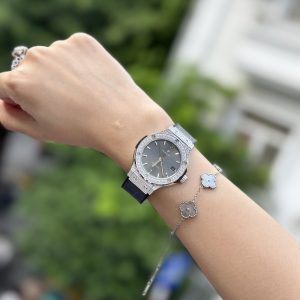 Đồng Hồ Hublot Classic Fusion Đính Đá Màu Xám Nhà Máy HB 38mm (6)