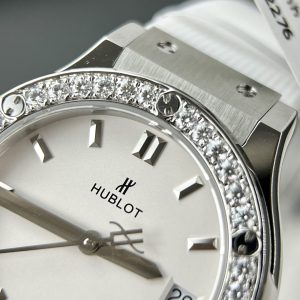 Hublot Nữ Dây Cao Su Màu Trắng Đính Kim Cương Moissanite 33mm (2)