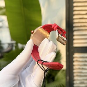 Đồng Hồ Franck Muller V32 Color Dreams Đính Đá Màu Đỏ ABF 32x40mm (1)