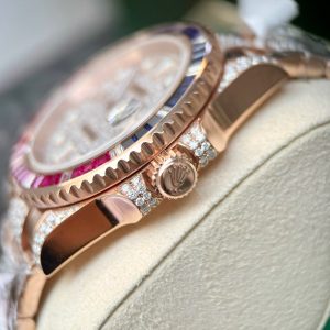 Đồng Hồ Rolex Replica 11 GMT Master II Bọc Vàng Độ Moissanite Sapphire 40mm (1)