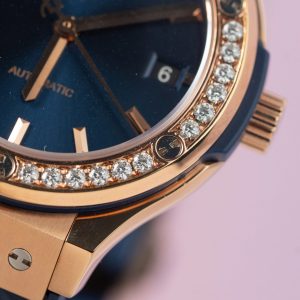 Đồng Hồ Hublot Classic Fusion King Gold Màu Xanh Blue Niềng Kim Cương Moissanite 38mm (2)
