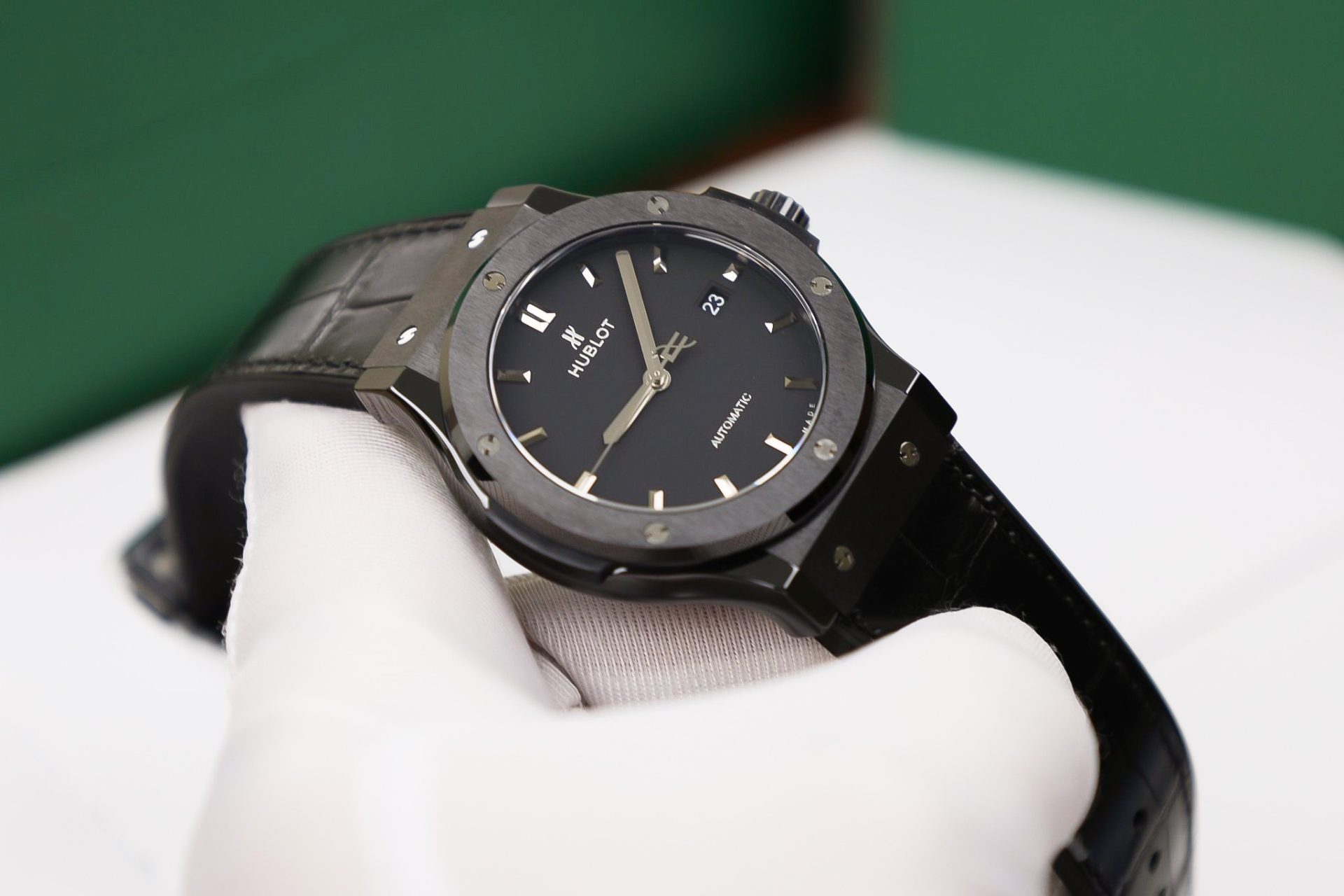 Đồng Hồ Hublot Nam Rep 1:1 Vỏ Gốm Đen Máy Tinh Chỉnh SW300 JJZ Factory 42mm (1) Đồng Hồ Hublot Nam Rep 1:1 Vỏ Gốm Đen Máy Tinh Chỉnh SW300 JJZ Factory 42mm (1)