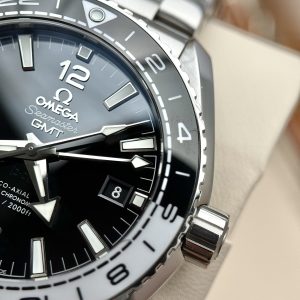 Đồng Hồ Omega Chế Tác Seamaster Planet Ocean GMT Mặt Số Đen (1)