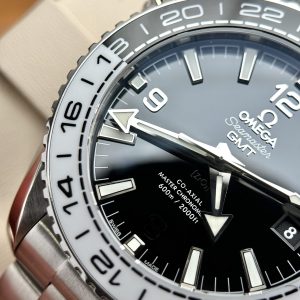 Đồng Hồ Omega Chế Tác Seamaster Planet Ocean GMT Mặt Số Đen (1)