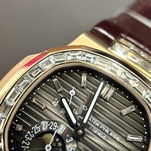 Đồng Hồ Patek Philippe Nautilus 5724 Vàng Khối 18K Kim Cương Tự Nhiên Chế Tác Hong Kong 40mm (1)