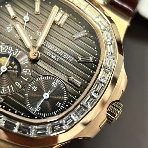 Đồng Hồ Patek Philippe Nautilus 5724 Vàng Khối 18K Kim Cương Tự Nhiên Chế Tác Hong Kong 40mm (1)