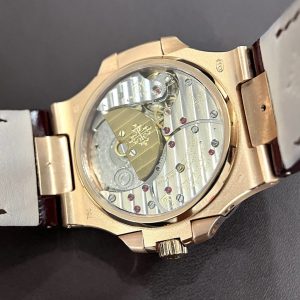 Đồng Hồ Patek Philippe Nautilus 5724 Vàng Khối 18K Kim Cương Tự Nhiên Chế Tác Hong Kong 40mm (1)