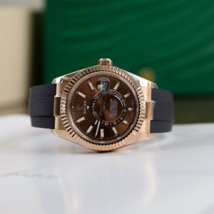 Đồng Hồ Rolex Replica Cao Cấp Sky Dweller Mặt Chocolate Dây Cao Su 42mm (10)