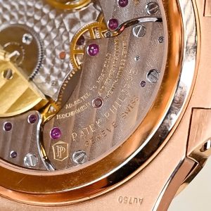 Đồng Hồ Patek Philippe Nautilus 5712R Chế Tác Vàng Thật 18K Nguyên Khối (1)