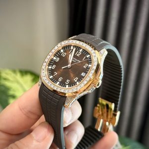 Patek Philippe Aquanaut 5167R Chế Tác Bọc Vàng Đính Kim Cương Moissanite Baguette 40mm (2)