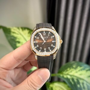 Patek Philippe Aquanaut 5167R Chế Tác Bọc Vàng Đính Kim Cương Moissanite Baguette 40mm (2)