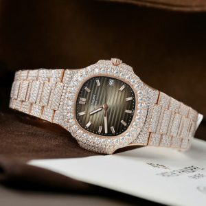 Patek Philippe Nautilus 5711 Chế Tác Bọc Vàng Thật + Đính Full Kim Cương Moissanite Hong Kong 40mm (2)