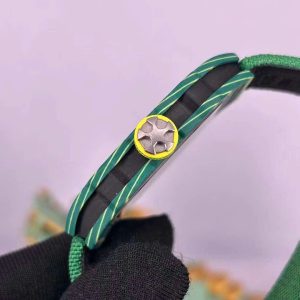 Richard Mille RM67-02 Chế Tác Vỏ Carbon Màu Xanh Lá Siêu Mỏng Trọng Lượng 37 Gram 38.7×47 (1)