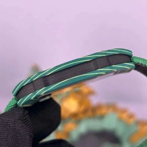 Richard Mille RM67-02 Chế Tác Vỏ Carbon Màu Xanh Lá Siêu Mỏng Trọng Lượng 37 Gram 38.7×47 (1)