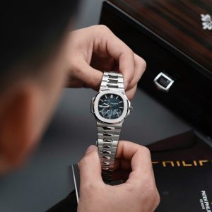 Patek Philippe Nautilus 5712 Tinh Chỉnh Mặt Số + Ô Lịch + Vỏ + Máy Chuẩn Auth 40mm (2)