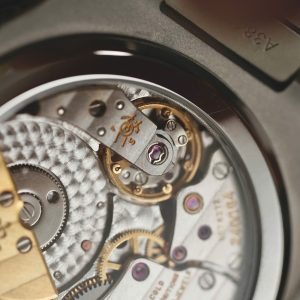 Patek Philippe Nautilus 5712 Tinh Chỉnh Mặt Số + Ô Lịch + Vỏ + Máy Chuẩn Auth 40mm (2)