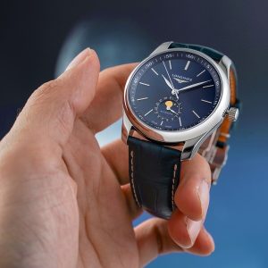 8+ Ways to Wear a Men's Watch Like a True Gentleman (7)