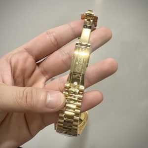 Đồng Hồ Rolex Day-Date Chế Tác Mặt Khảm Trai Tự Nhiên Cọc Số Moissanite 36mm (8)