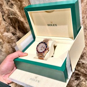 Đồng Hồ Rolex GMT-Master II 126755 Chế Tác Đá Quý Bọc Vàng Hồng 18K 40mm (1)
