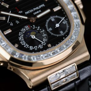 Patek Philippe Nautilus 5724R Replica 11 Cao Cấp Màu Đen Nhà Máy GR 40mm (2)