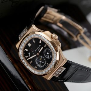 Patek Philippe Nautilus 5724R Replica 11 Cao Cấp Màu Đen Nhà Máy GR 40mm (2)