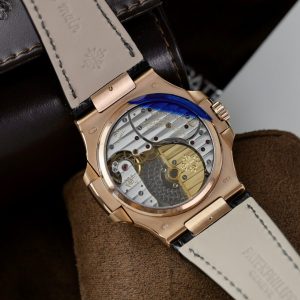 Patek Philippe Nautilus 5724R Replica 11 Cao Cấp Màu Đen Nhà Máy GR 40mm (2)