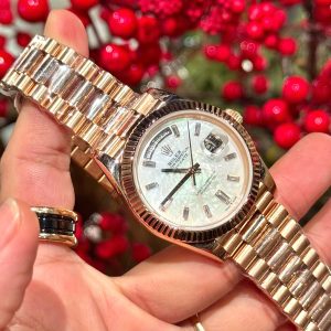 Rolex Chế Tác Mặt Khảm Trai Tự Nhiên Cọc Số Moissanite Bọc Vàng Day-Date GMF 40mm (8)