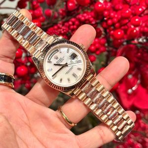 Rolex Chế Tác Mặt Khảm Trai Tự Nhiên Cọc Số Moissanite Bọc Vàng Day-Date GMF 40mm (8)