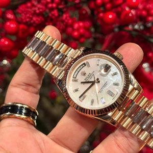 Rolex Chế Tác Mặt Khảm Trai Tự Nhiên Cọc Số Moissanite Bọc Vàng Day-Date GMF 40mm (8)